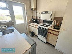 Kitchen- click for photo gallery